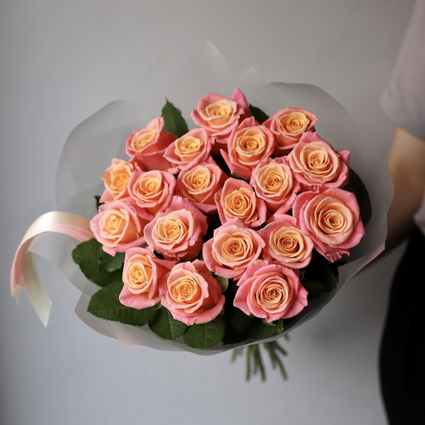 Букет из роз Мисс Пигги - 19 роз