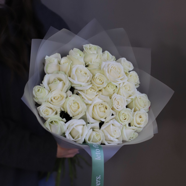 Букет из белых роз -  29 роз 