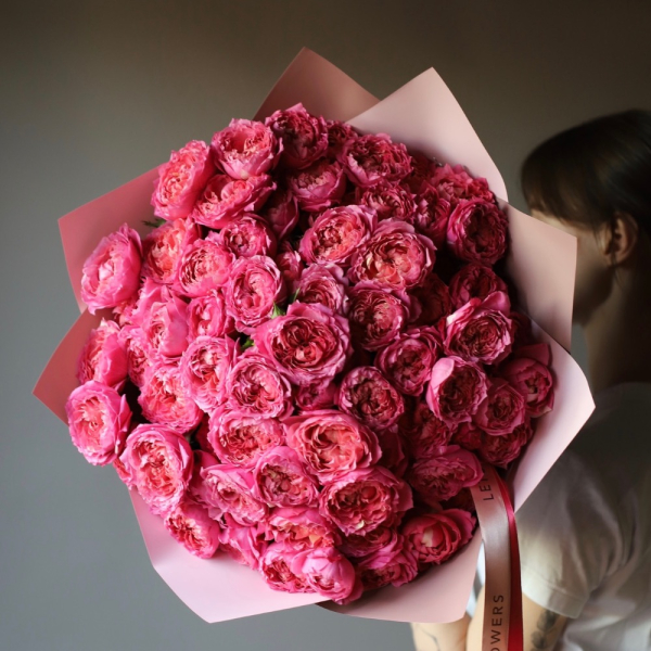 Букет из кустовых пионовидных роз Джульета Черри - 19 кустовых роз 