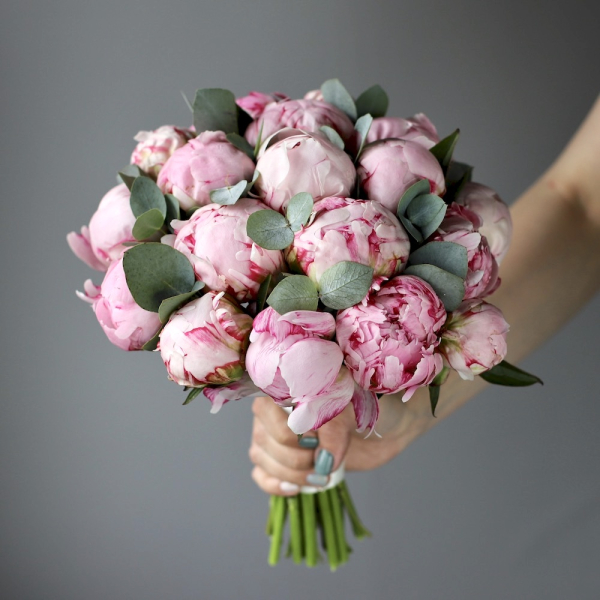 Букет невесты из нежно-розовых пионов - Размер M