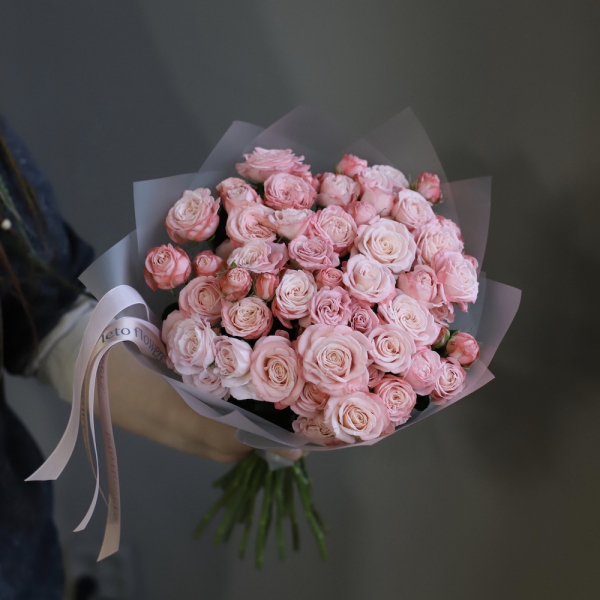 Букет из кустовых пионовидных роз Мадам Бомбастик - 9 кустовых роз