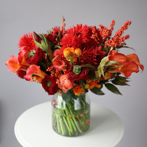 Букет из сезонных цветов в вазе Красный - Размер XL