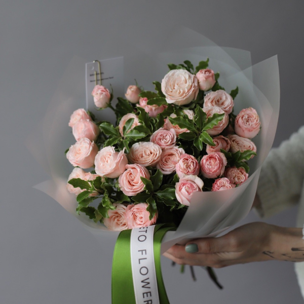 Букет из кустовых пионовидных роз Бомбастик - 9 кустовых роз
