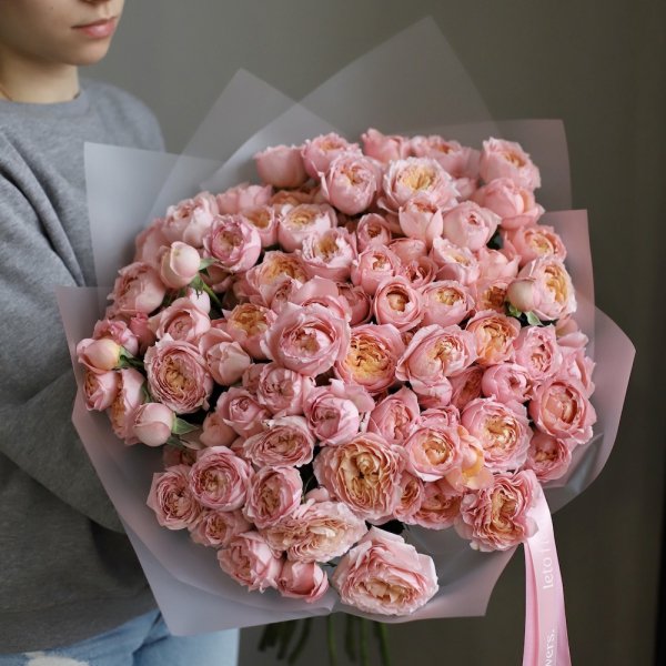 Букет из кустовых пионовидных роз Джульета - 39 кустовых роз