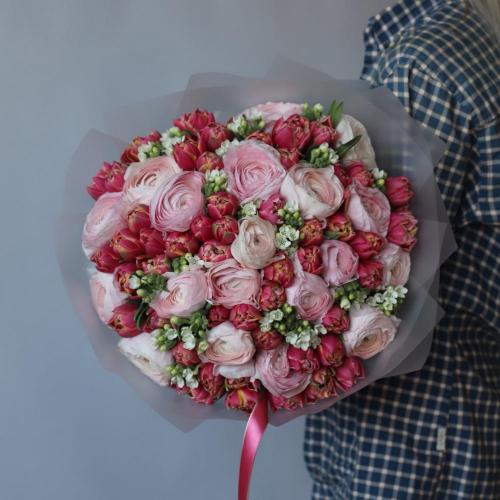 Букет из ранункулюсов и тюльпанов -  Размер XL 