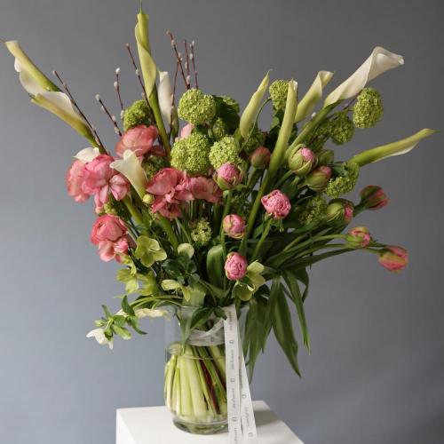Букет "Весна гуляет по дворам" -  Размер L в вазе