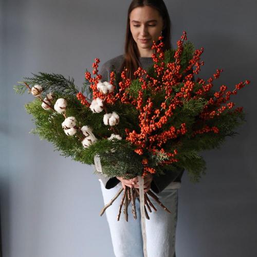 Зимний букет "Ягоды на снегу" -  Размер L
