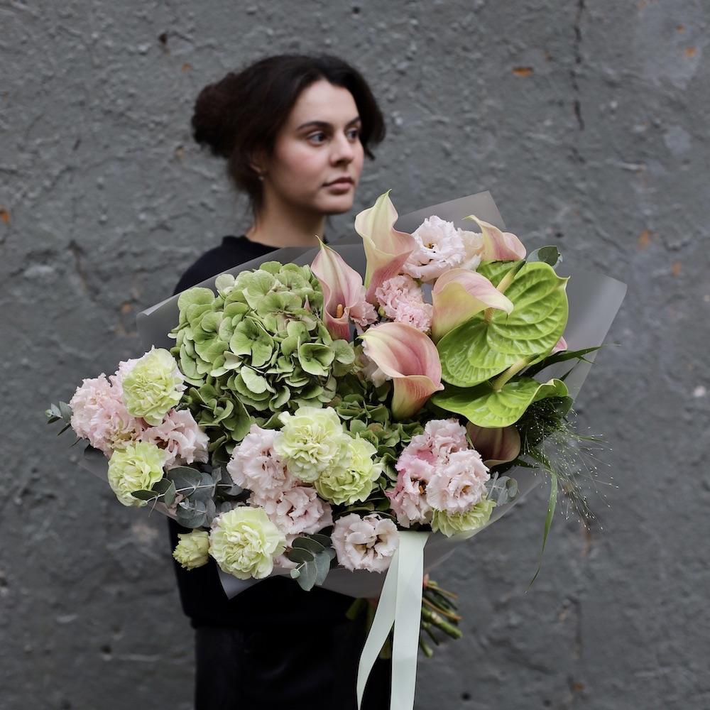 Авторский букет Зеленый из сезонных цветов - заказать доставку цветов в  Москве от Leto Flowers