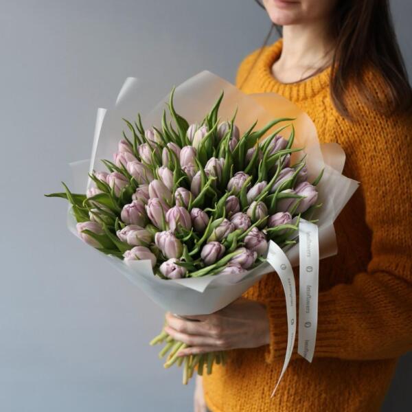 Букет из сиреневых тюльпанов - 49 тюльпанов
