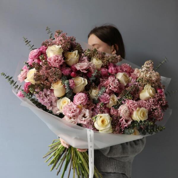 Авторский букет Акварельный из сезонных цветов - Размер XL