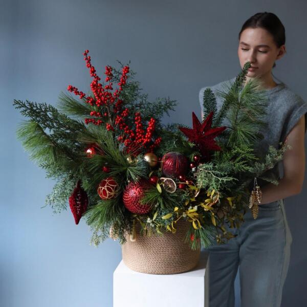 Новогодняя корзина, гамма "Красно-золотая" - Размер M