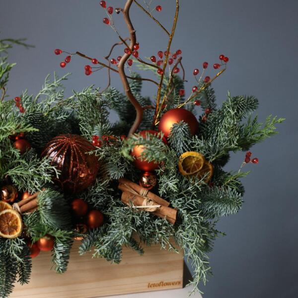 Новогодняя композиция в деревянном ящике, гамма  "Мандариновый пай" - Размер M