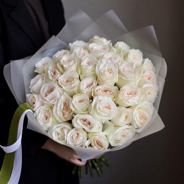 Букет из пионовидных роз Вайт Охара - 35 роз