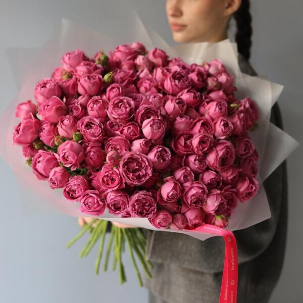 Букет из кустовых пионовидных роз Мисти Баблс - 49 кустовых роз