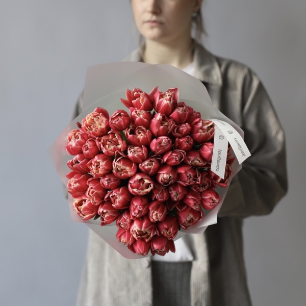 Букет из ярко-розовых тюльпанов - 39 тюльпанов