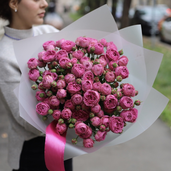 Букет из кустовых пионовидных роз Мисти Баблс - 19 кустовых роз