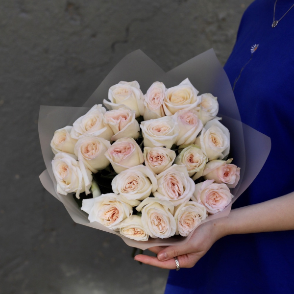 Букет из пионовидных роз Вайт Охара - 23 розы