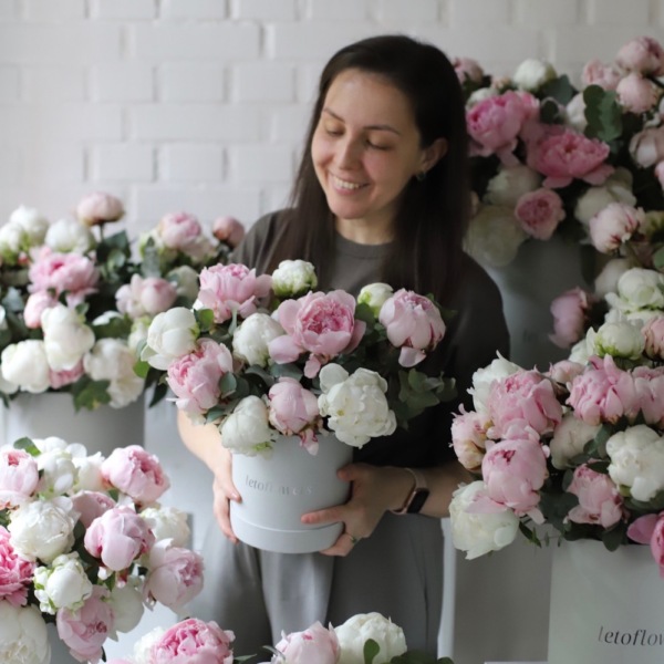 Цветочный сет из пионов "Разгар лета"