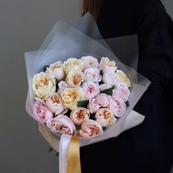 Букет из пионовидных роз разных сортов - 23 розы