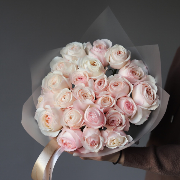 Букет из пионовидных роз Дэвида Остина Кейра - 23 розы