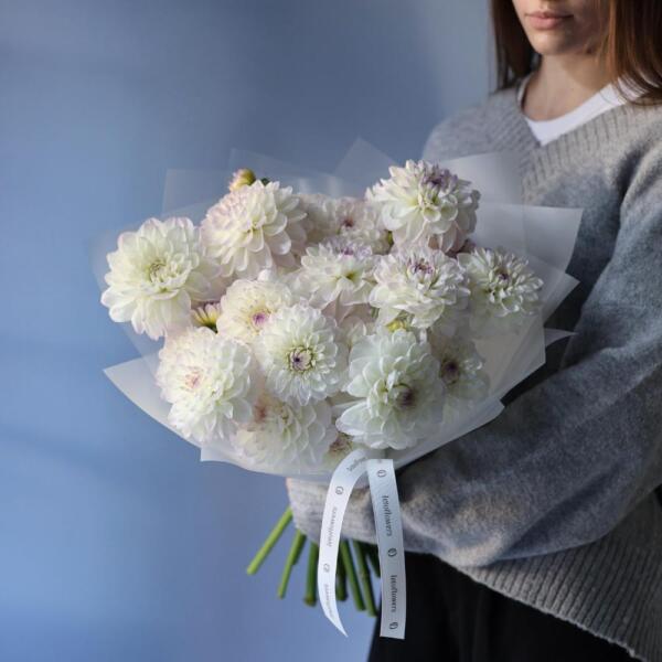 Букет из белых георгин - 19 георгин