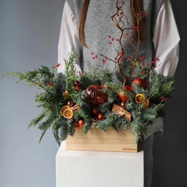 Новогодняя композиция в деревянном ящике, гамма  "Мандариновый пай" - Размер M