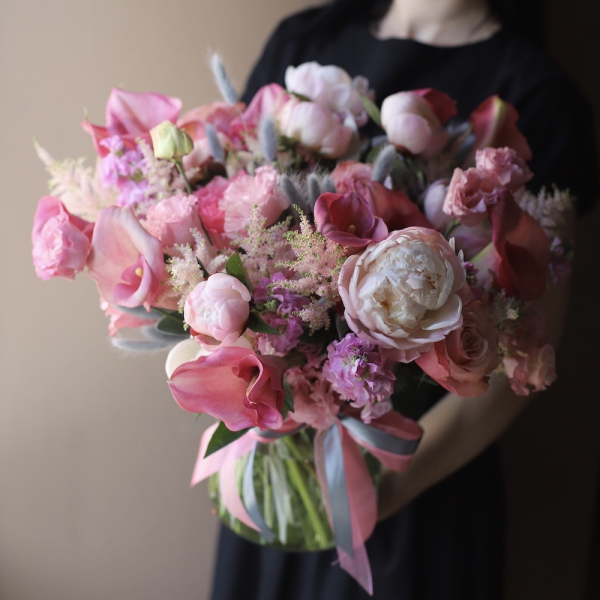 Букет из сезонных цветов в вазе Розовый - Размер L 
