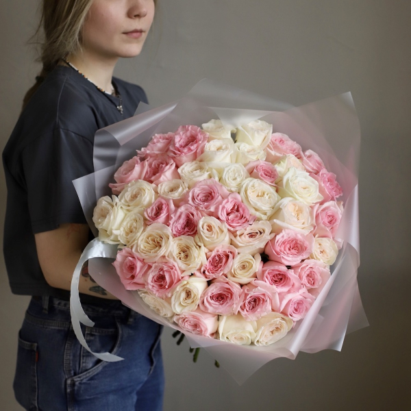 Букет из пионовидных роз разных сортов - 47 роз