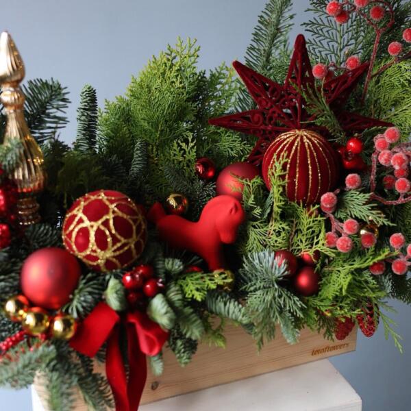 Новогодняя композиция в деревянном ящике, гамма "Красно-золотая" - Размер L