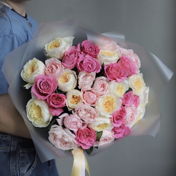 Букет из пионовидных роз разных сортов - 35 роз