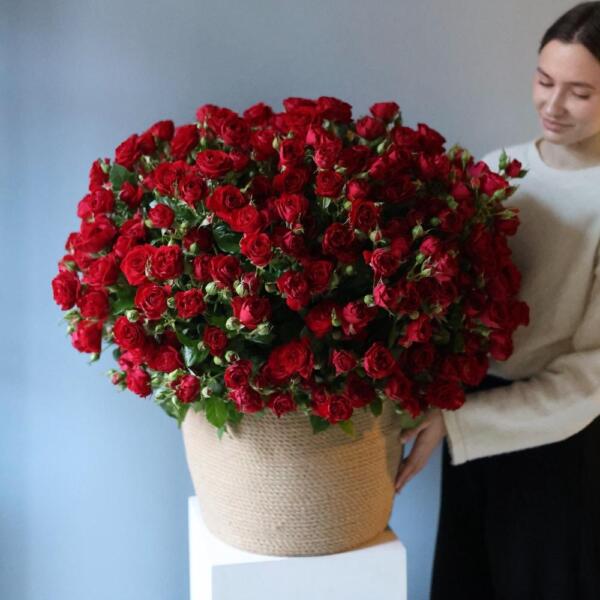 Корзина с пионовидными кустовыми розами - Размер XL