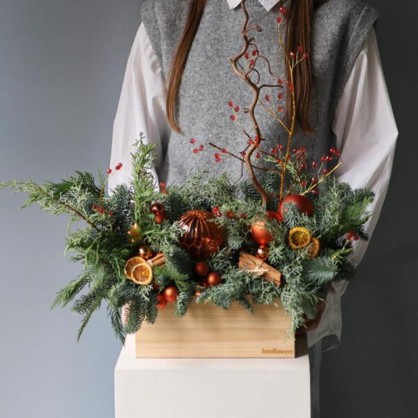 Новогодняя композиция в деревянном ящике, гамма  "Мандариновый пай" - Размер M