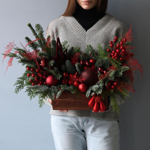 Новогодняя композиция в ящике, гамма  "Красный бархат" - Размер L