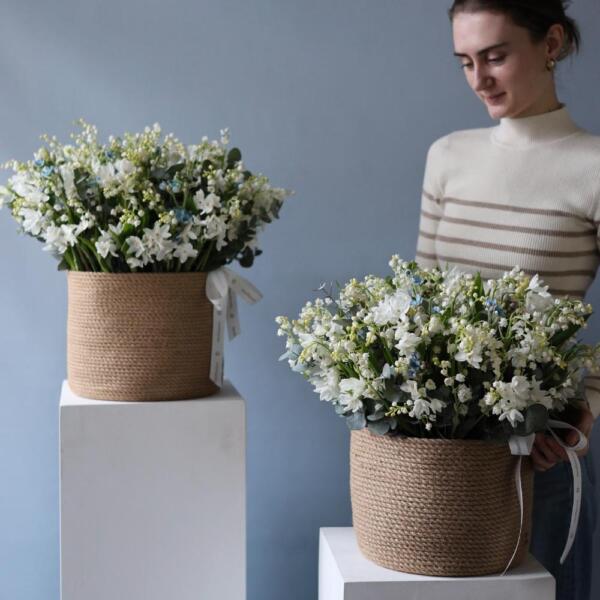 Ландыши с весенними цветами в корзинке - Размер L