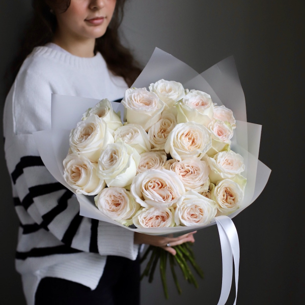 Букет из пионовидных роз Вайт Охара - 47 роз 