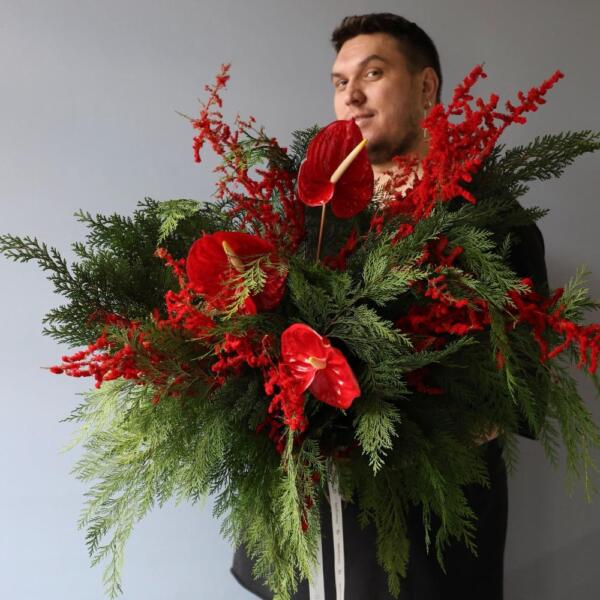 Зимний букет "Красный бархат" - Размер M