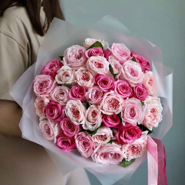 Букет из пионовидных роз разных сортов -  35 роз 