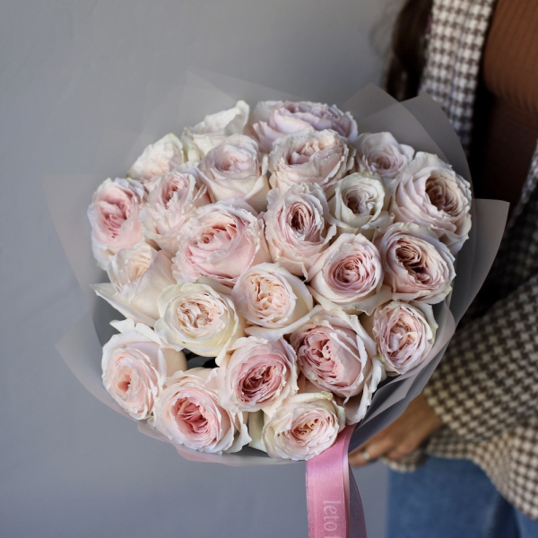 Букет из пионовидных роз Цумуги - 25 роз