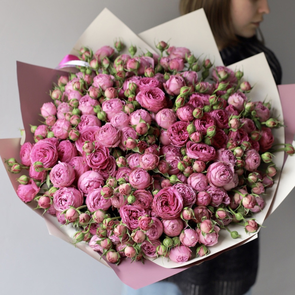 Букет из кустовых пионовидных роз Мисти Баблс - 39 кустовых роз
