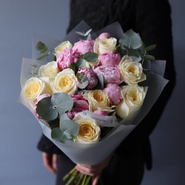 Букет из пионов и пионовидных роз - Размер M