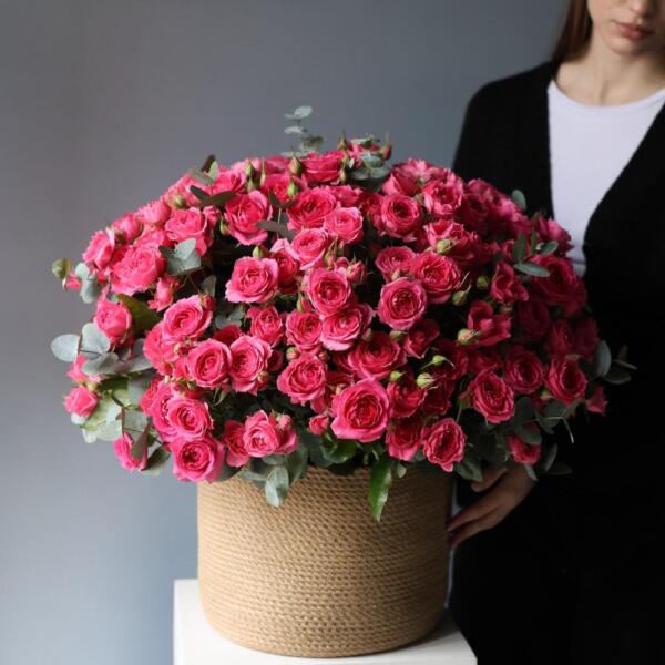 Корзина с пионовидными кустовыми розами - Размер L