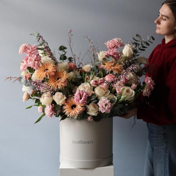 Авторский букет в шляпной коробке Розовый - Размер 2XL