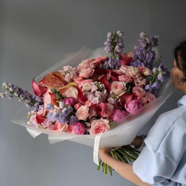 Авторский букет Акварельный из сезонных цветов - Размер L