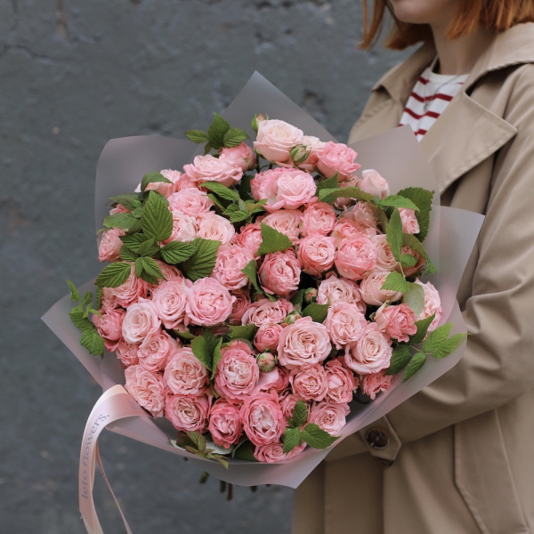 Букет из кустовых пионовидных роз Мадам Бомбастик - 9 кустовых роз 