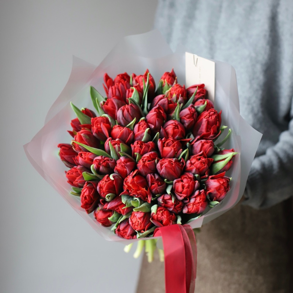 Букет из красных тюльпанов - 49 тюльпанов