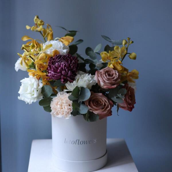 Букет Сюрприз в шляпной коробке, яркий - Размер S