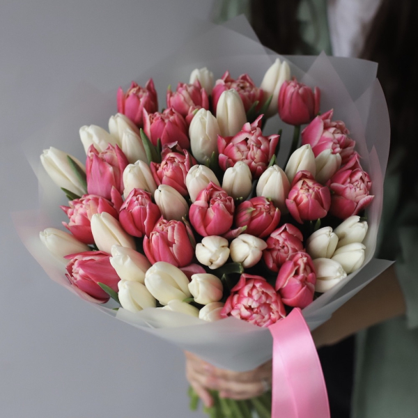 Букет из тюльпанов разных цветов - 49 тюльпанов