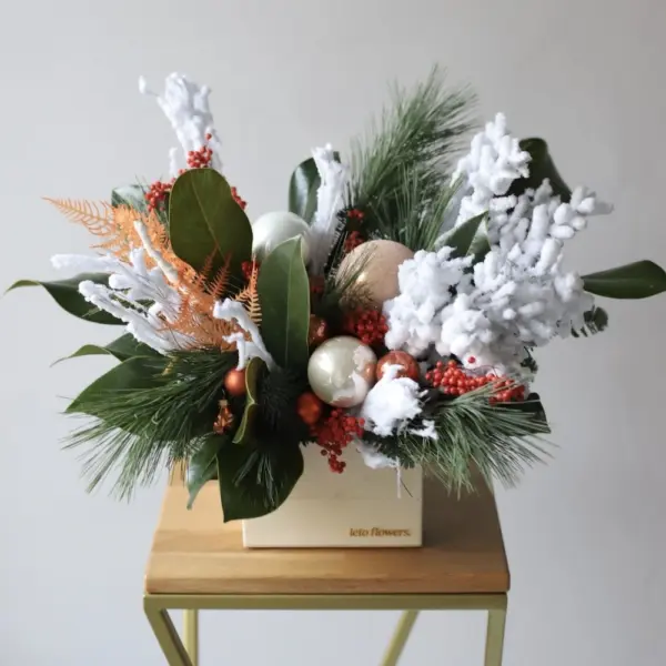 Новогодняя композиция в деревянном ящике, гамма  "Мандариновый пай"