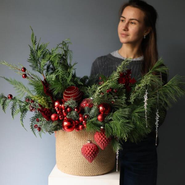 Новогодняя корзина, гамма "Красный бархат" - Размер M