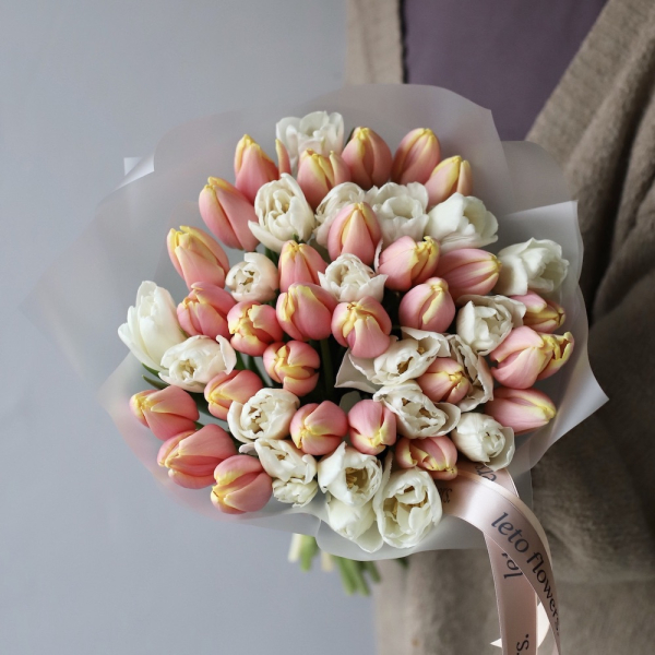 Букет из тюльпанов разных цветов - 49 тюльпанов 
